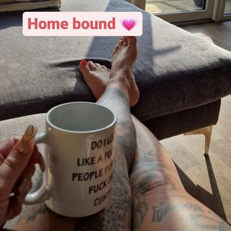 Louise Brereton feet onlyfans