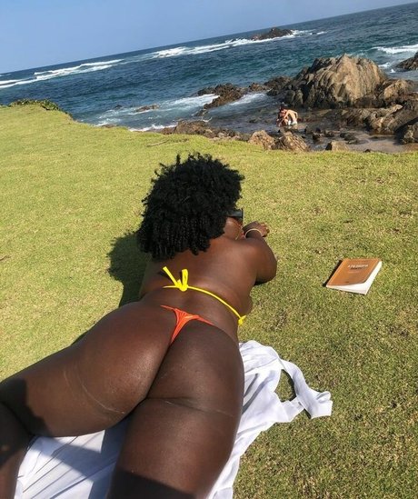 Carla Akotirene onlyfans lean