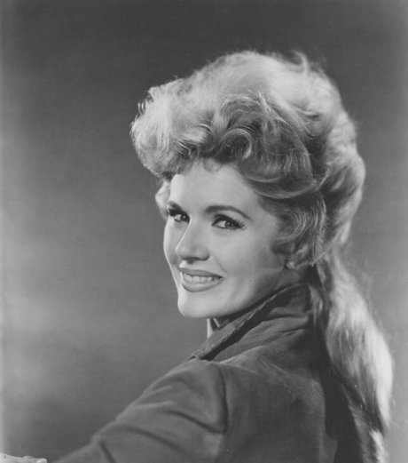 Connie Stevens boobs onlyfans