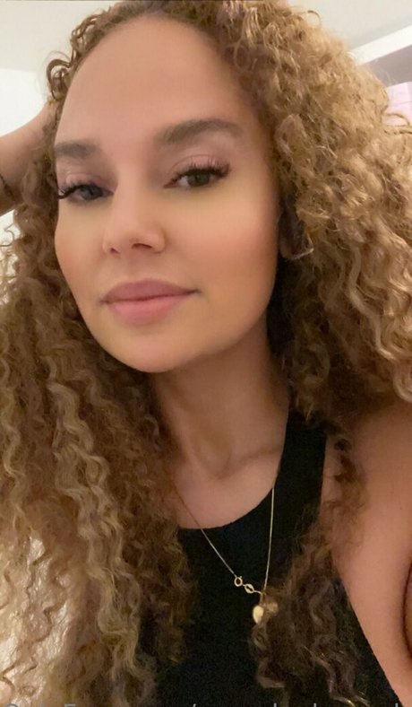 pamelaalexandra onlyfans star