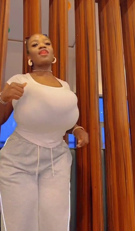 Chanel La Croix onlyfans leaked nudes