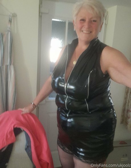 ukjoolz onlyfans nude leaks