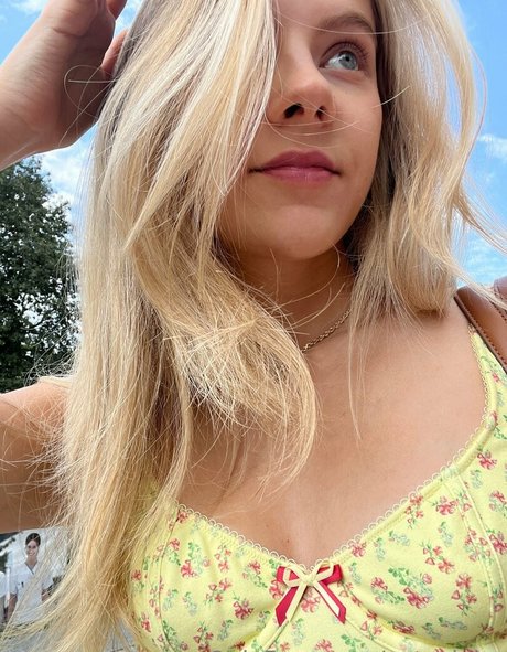 cuteclaire onlyfans strip tease