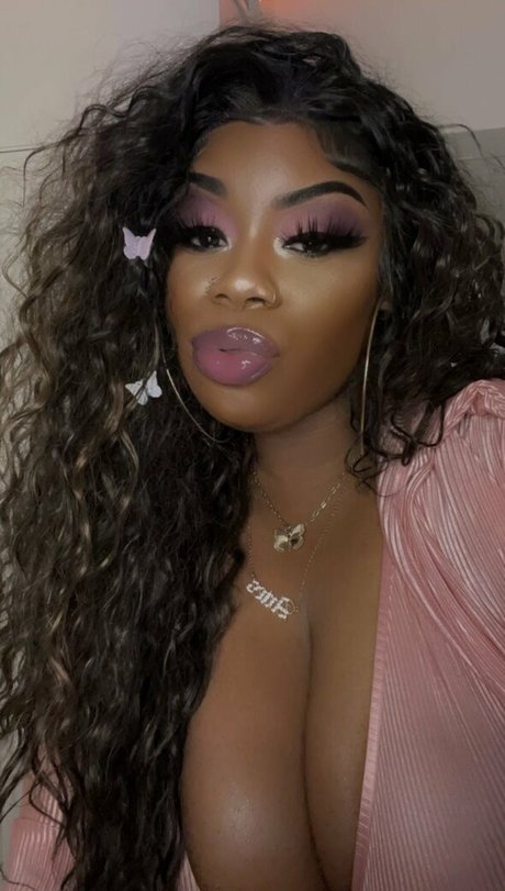 ILookLikeBaae is on onlyfans