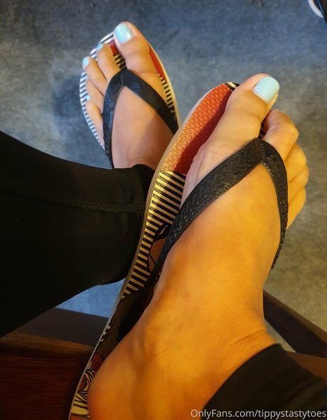 tippystastytoes onlyfans nudes leaked