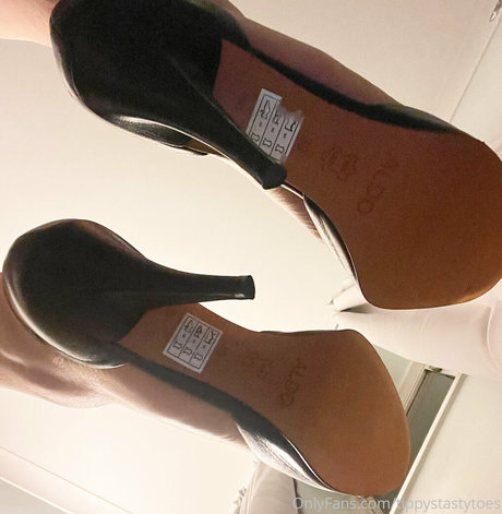 tippystastytoes onlyfans nudes leaked