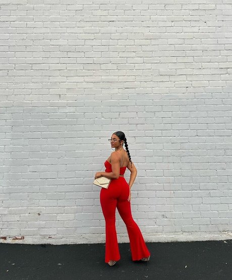 Scarlet May onlyfans nude pics