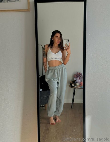 alisegold nude on onlyfans