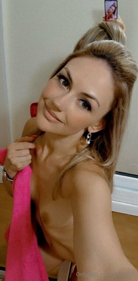 alisegold onlyfans nude tits