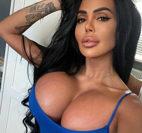 Holly James onlyfans leak nudes
