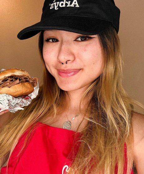 aznbbyegg leaked onlyfans