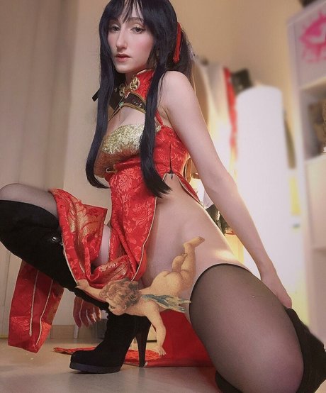 Roxane Brox onlyfans strip tease