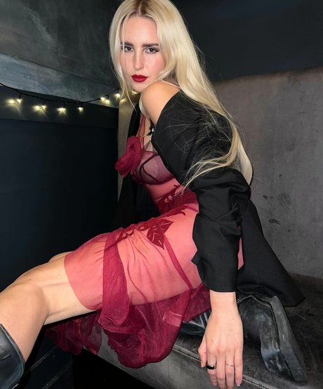 Laurel Arnell Cullen onlyfans page