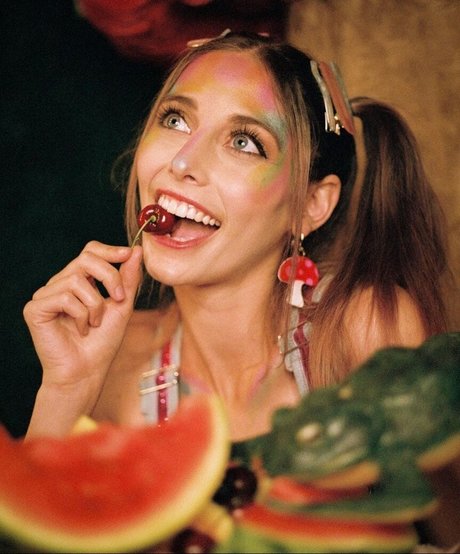 AlexandraQnin onlyfans content