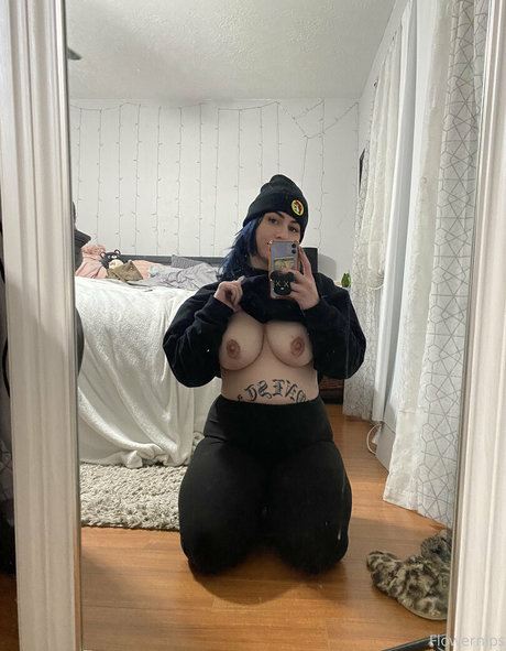 flowernipsx onlyfans model photos