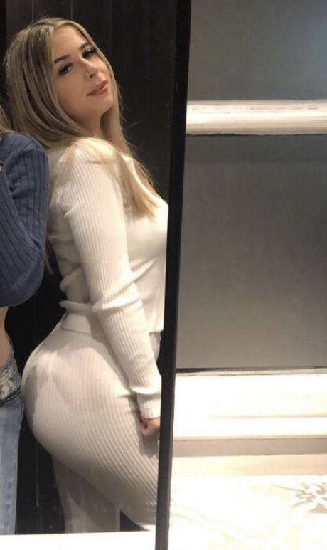 Lucy Scales onlyfans gratis