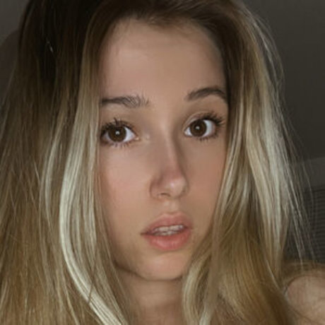 elleperrii porn onlyfans