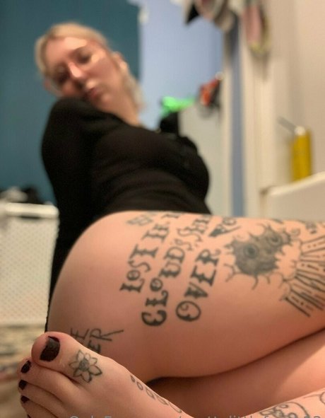 prettylittlefreak13 onlyfans sextape leak