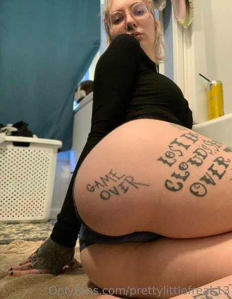 prettylittlefreak13 onlyfans desnuda