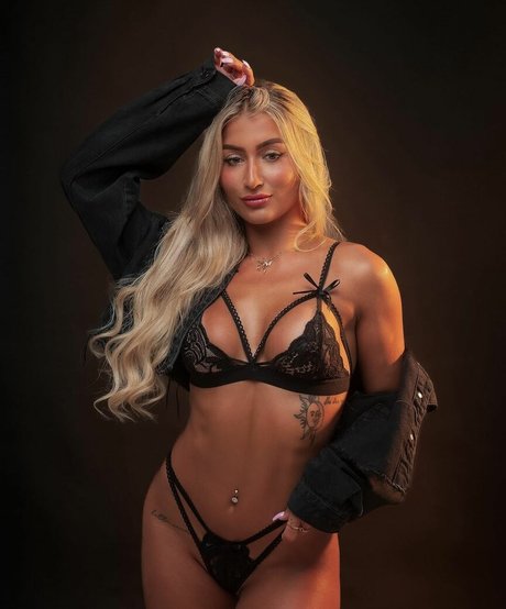 karissaa bauzonn strip onlyfans