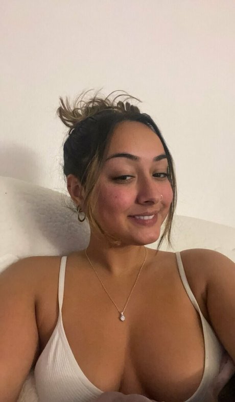 Isha Mariyah onlyfans gratis