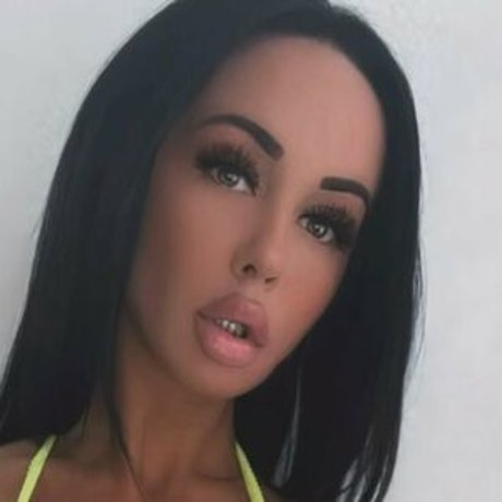 Clare Cochrane onlyfans content