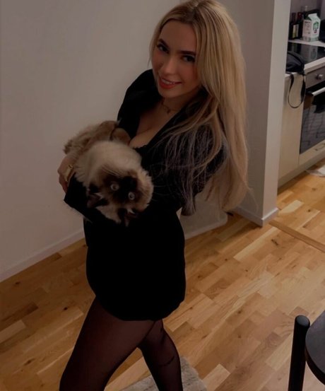 Nora Hedman onlyfans nude leaks