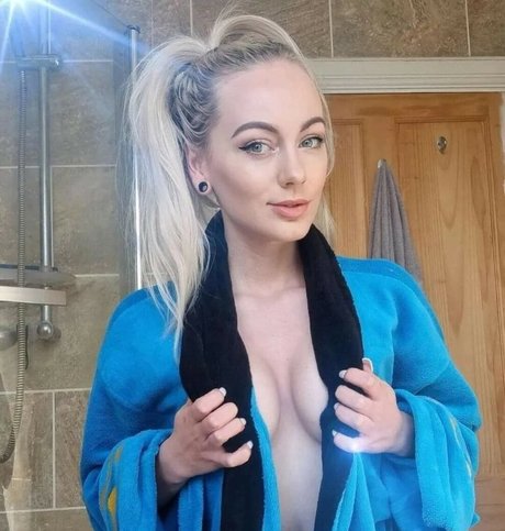 chloxxhill onlyfans leaked dirtyship