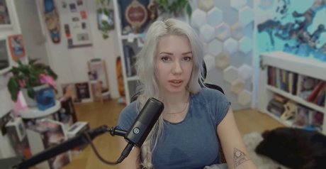 Alanah Pearce only fans pictures