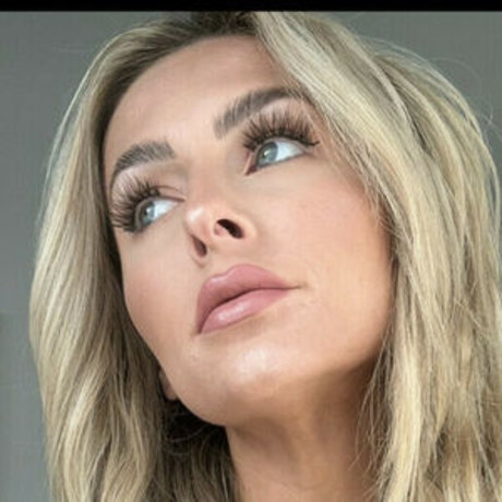 Thewifespot onlyfans sextape leak