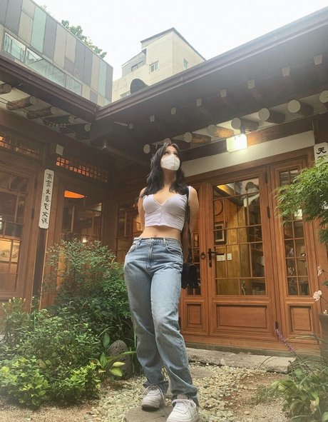 lewdkumi onlyfans model images