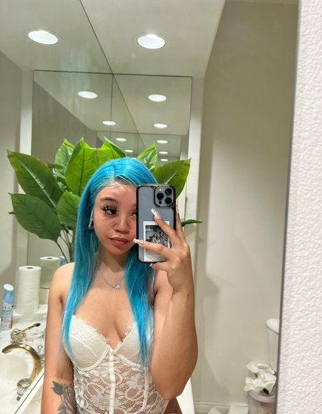 xneeenss onlyfans model