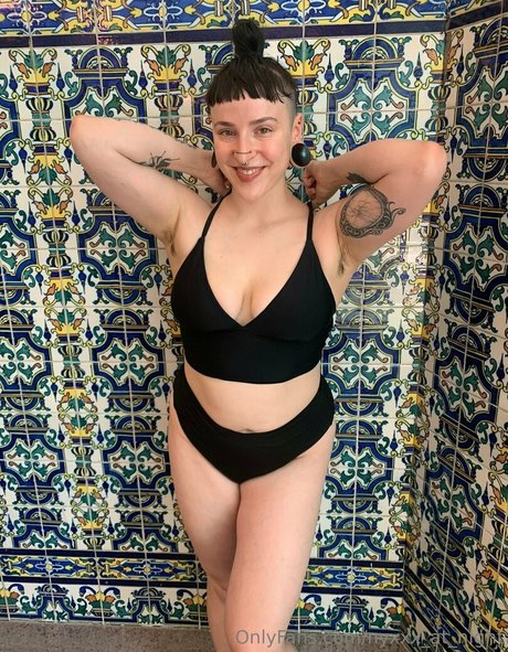 nyxxx at night boobs onlyfans