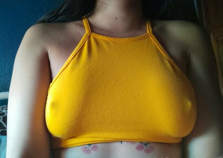 mariagl96 onlyfans public photos