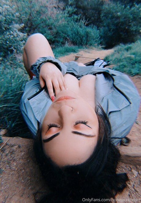 honeyxxxbearr onlyfans creator