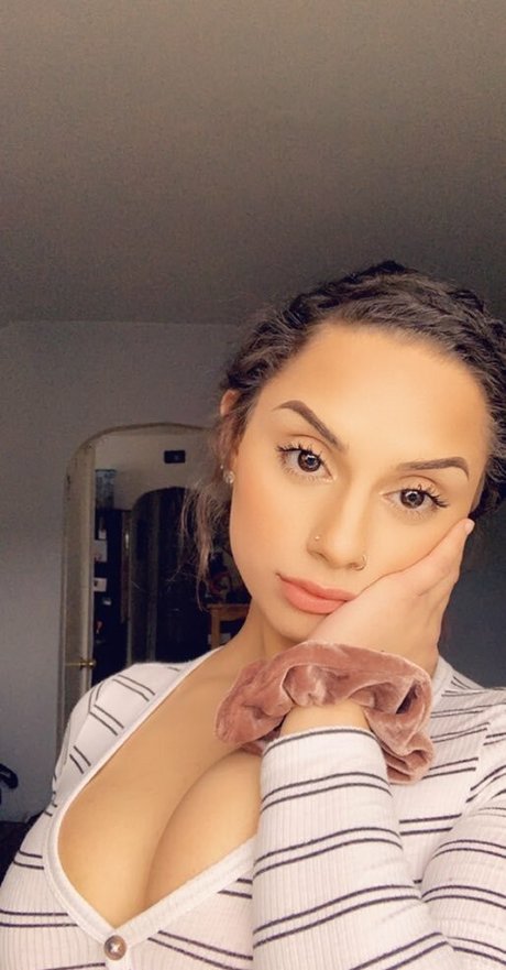 Desire Negro onlyfans model photos