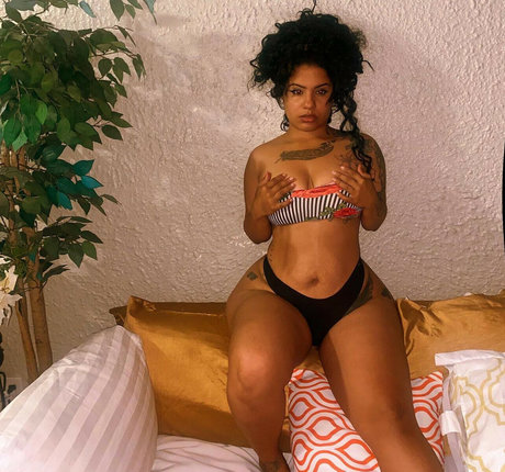 Nelsy Morales onlyfans leak