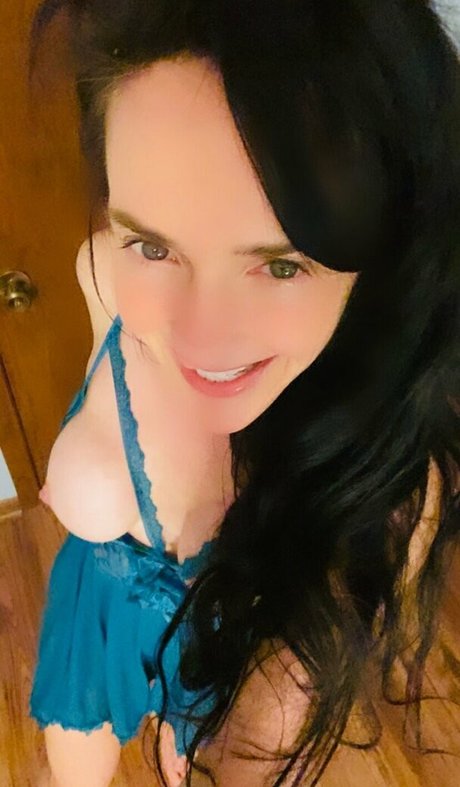 lilrosiedoll naked onlyfans pics