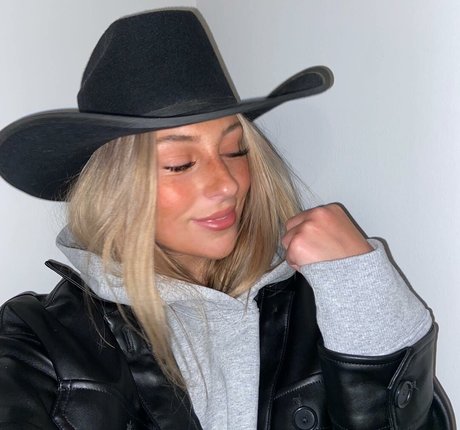 Abbey Wilson onlyfans naked