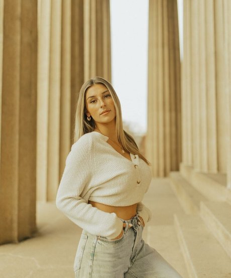 Abbey Wilson nude onlyfans porn