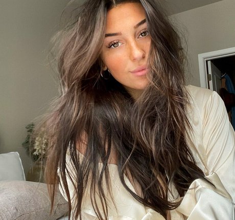 Abbey Wilson en onlyfans