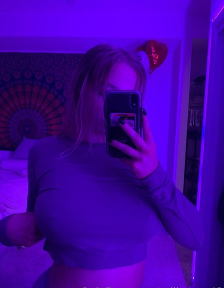 Abby Kruger onlyfans tits