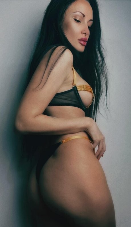 Tamila Flirt Couture onlyfans nude tits