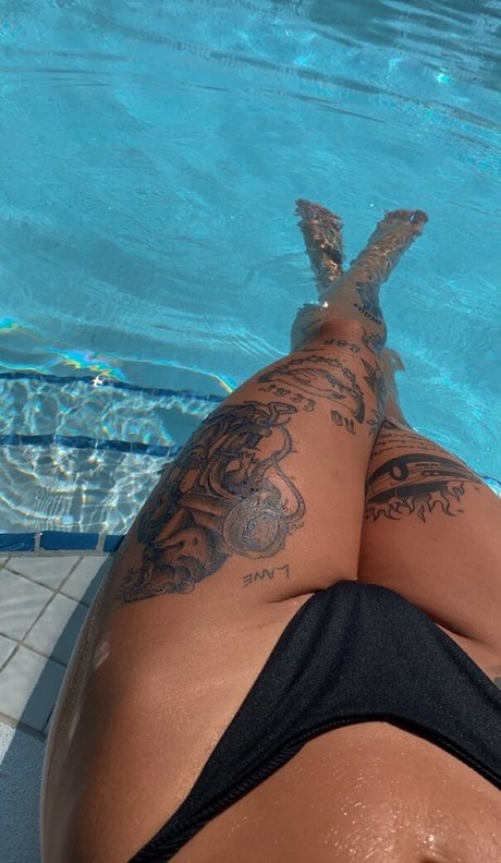 Ryrenee onlyfans leaked.