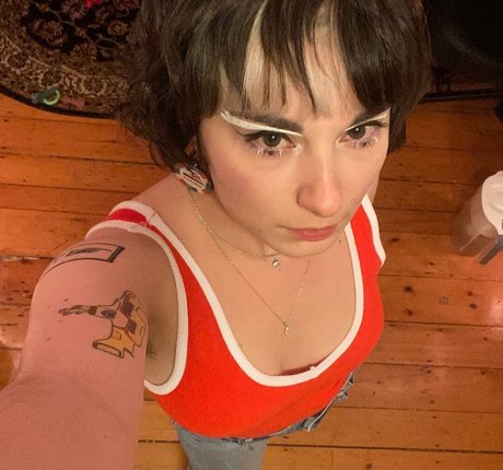 Casey Lee Williams Profile pic