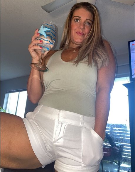 MsSweetTea nude onlyfans pics