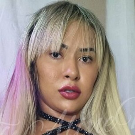 Aline Monteiro strip onlyfans