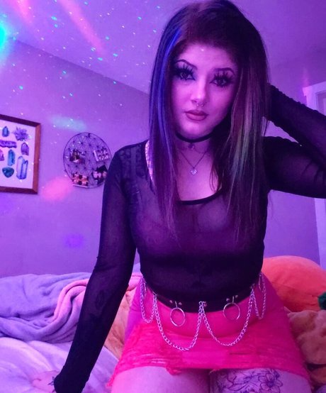 Blueberry Brooks topless onlyfans