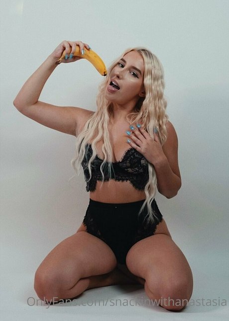 snackinwithanastasia onlyfans x
