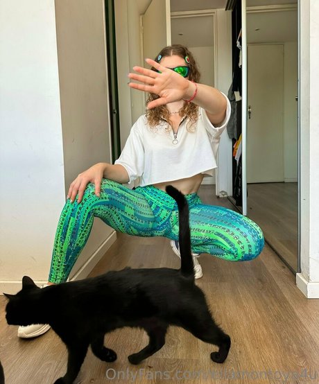 ellamontoya4u onlyfans pics